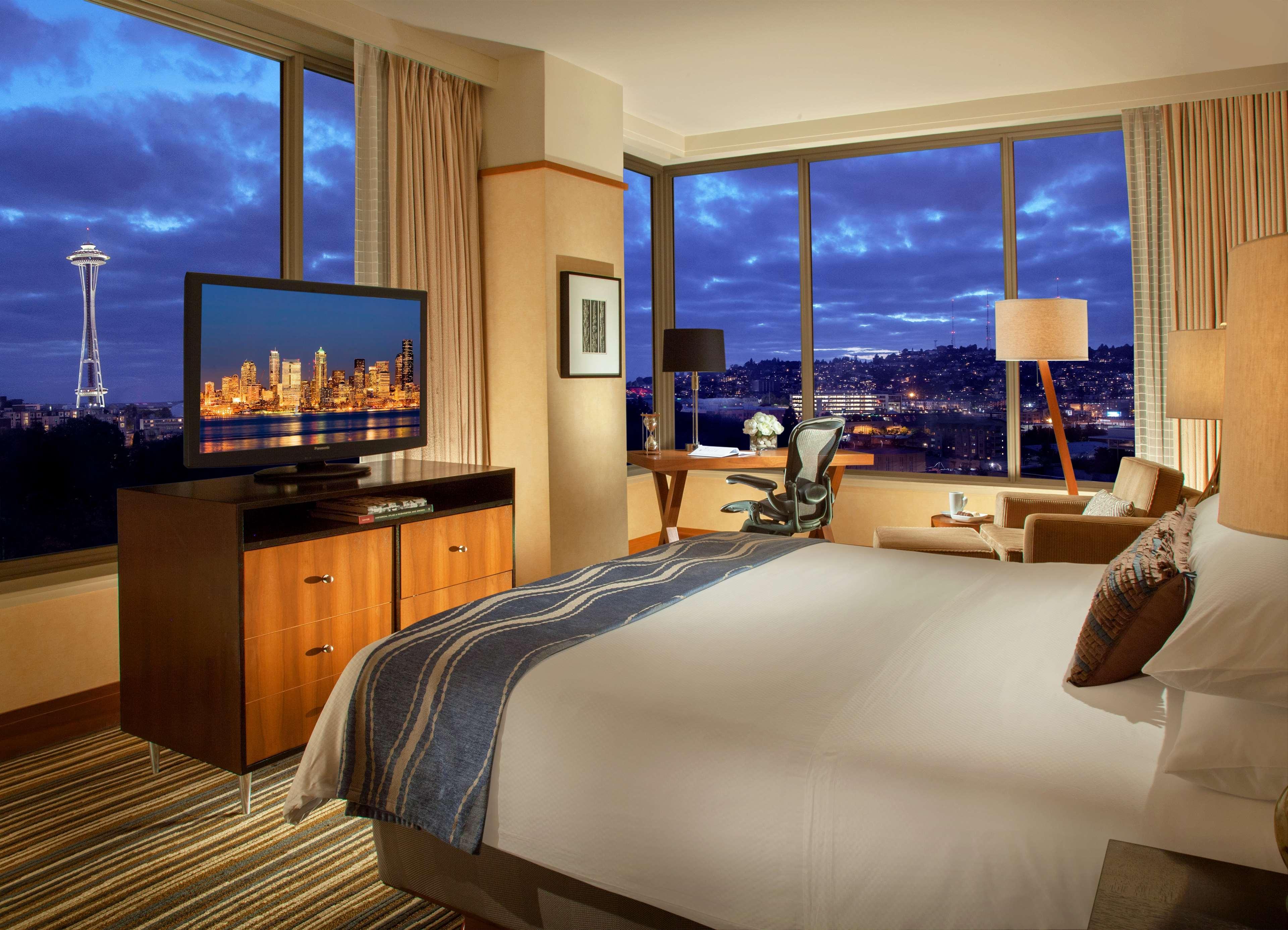 فندق بان باسيفيك سياتل الغرفة الصورة A guest room at the Four Seasons Seattle