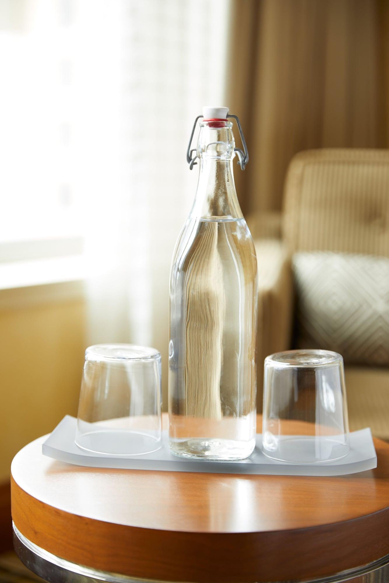 فندق بان باسيفيك سياتل المظهر الخارجي الصورة A bottle of water